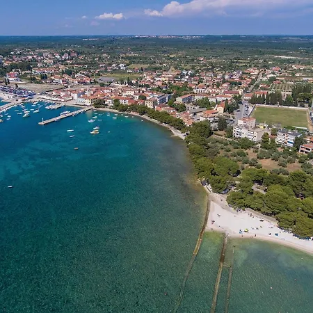 Lovely Apartment In Fazana With House Sea View
